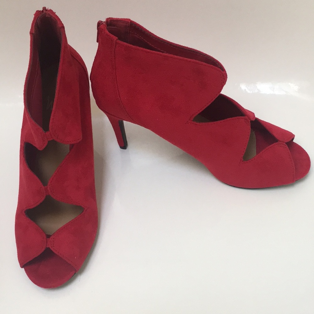 * OFFERS& TRADES * IMPO Tyra Scarlett Red Pump
